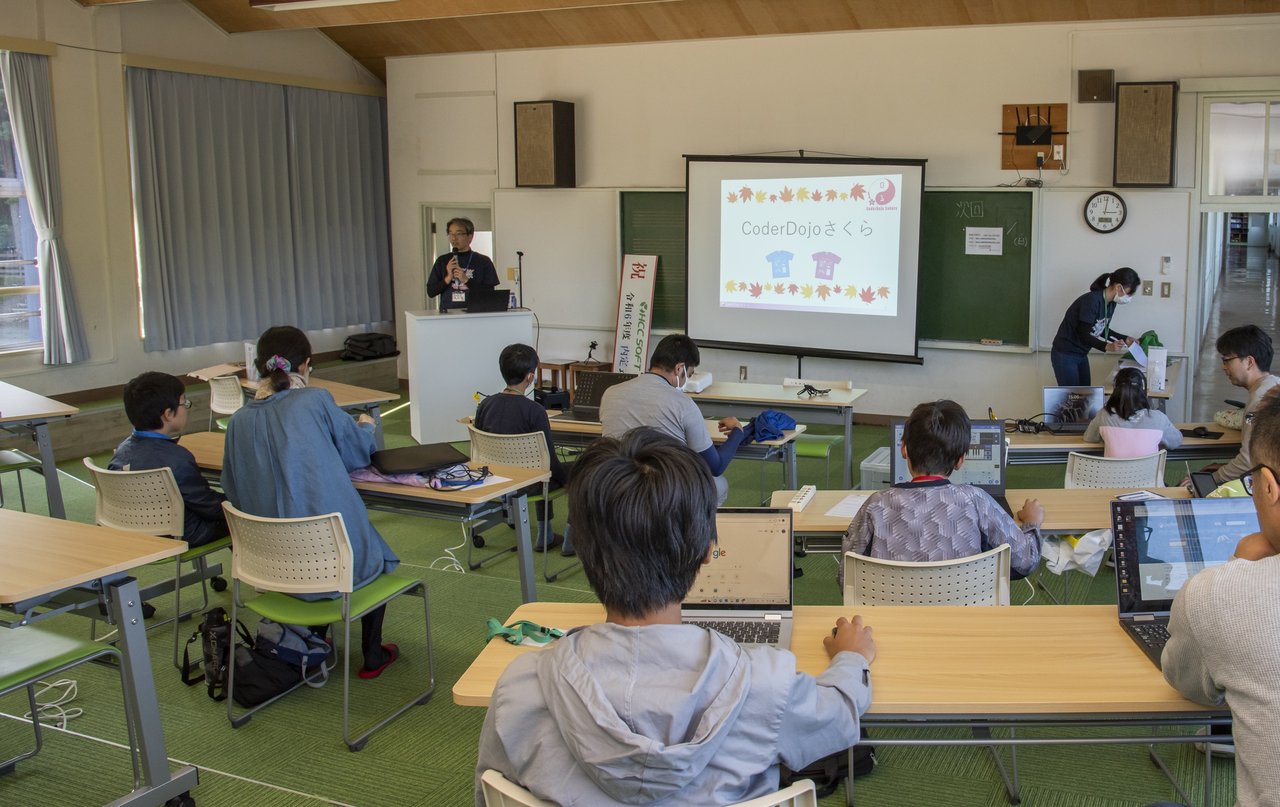 e9NB4rgAMSfLjHQ's tweet card. # お申込みはこちら お申込みフォーム へのリンクです。 # CoderDojoとは CoderDojo は、7〜17歳を対象とした非営利のプログラミング道場です。2011年にアイルランドから始まり、世界では100カ国・2,000以上の道場、日本には212以上の道場があります。CoderDojo は全国各地で定期的に開催されており、延べ10,000人以上の子ども達が毎年楽しみながら様々な作品...