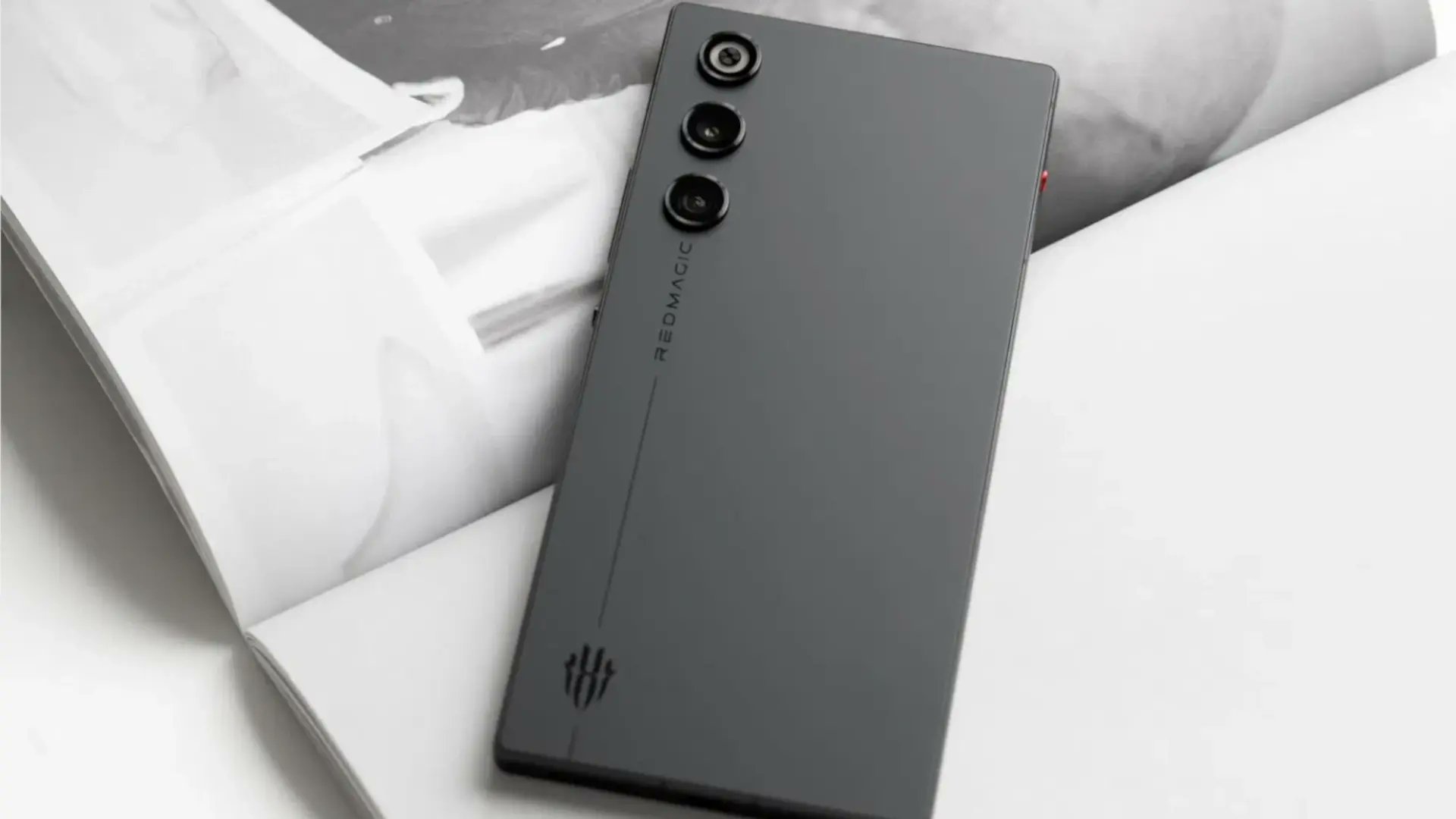 ProAndroid's tweet card. El Red Magic 11 Air se filtra en TENAA con pantalla de 6,85", batería de 7000 mAh y hasta 24 GB de RAM. Así apunta el nuevo móvil gaming de Nubia.