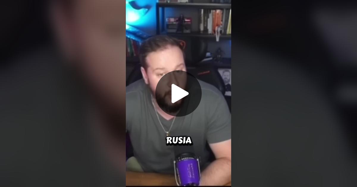 CristinaFigliol's tweet card. 30K me gusta, 573 comentarios. "“Trump está lo suficientemente loco para intentar hacer una invasión” @Diego Ruzzarin"