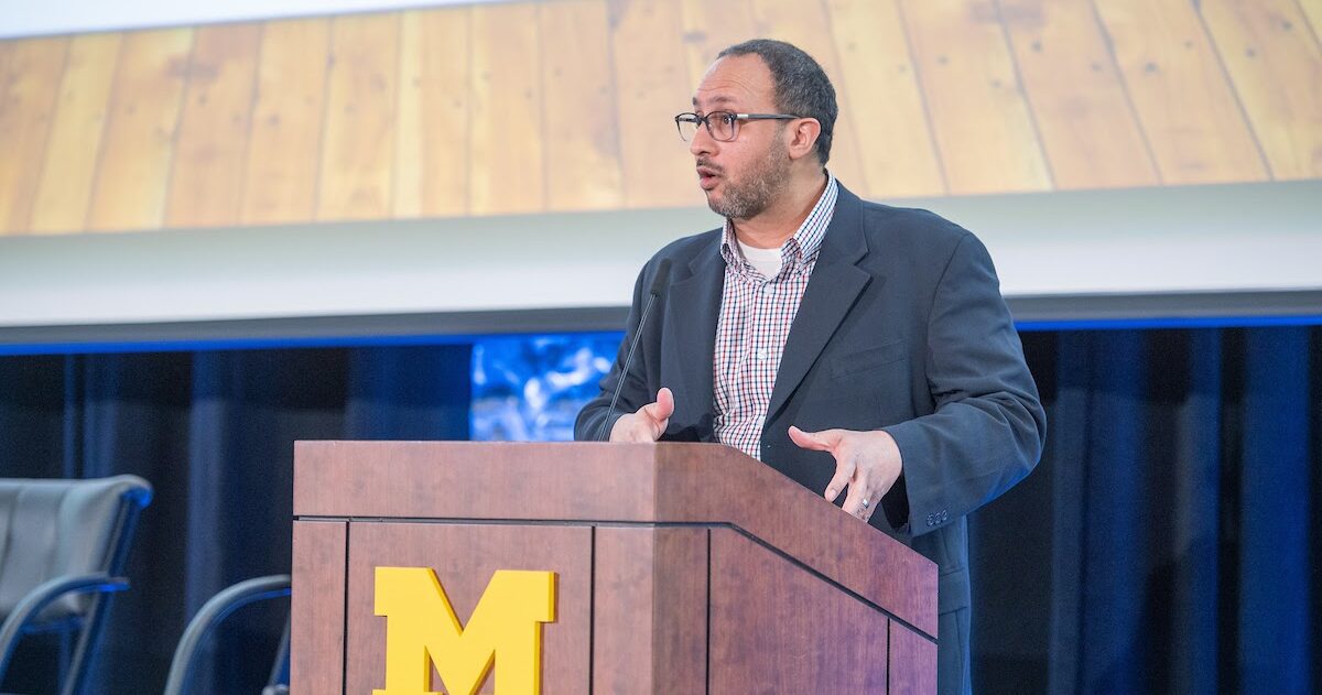 lionelrobertjr's tweet card. Lionel Robert on humans and technologies