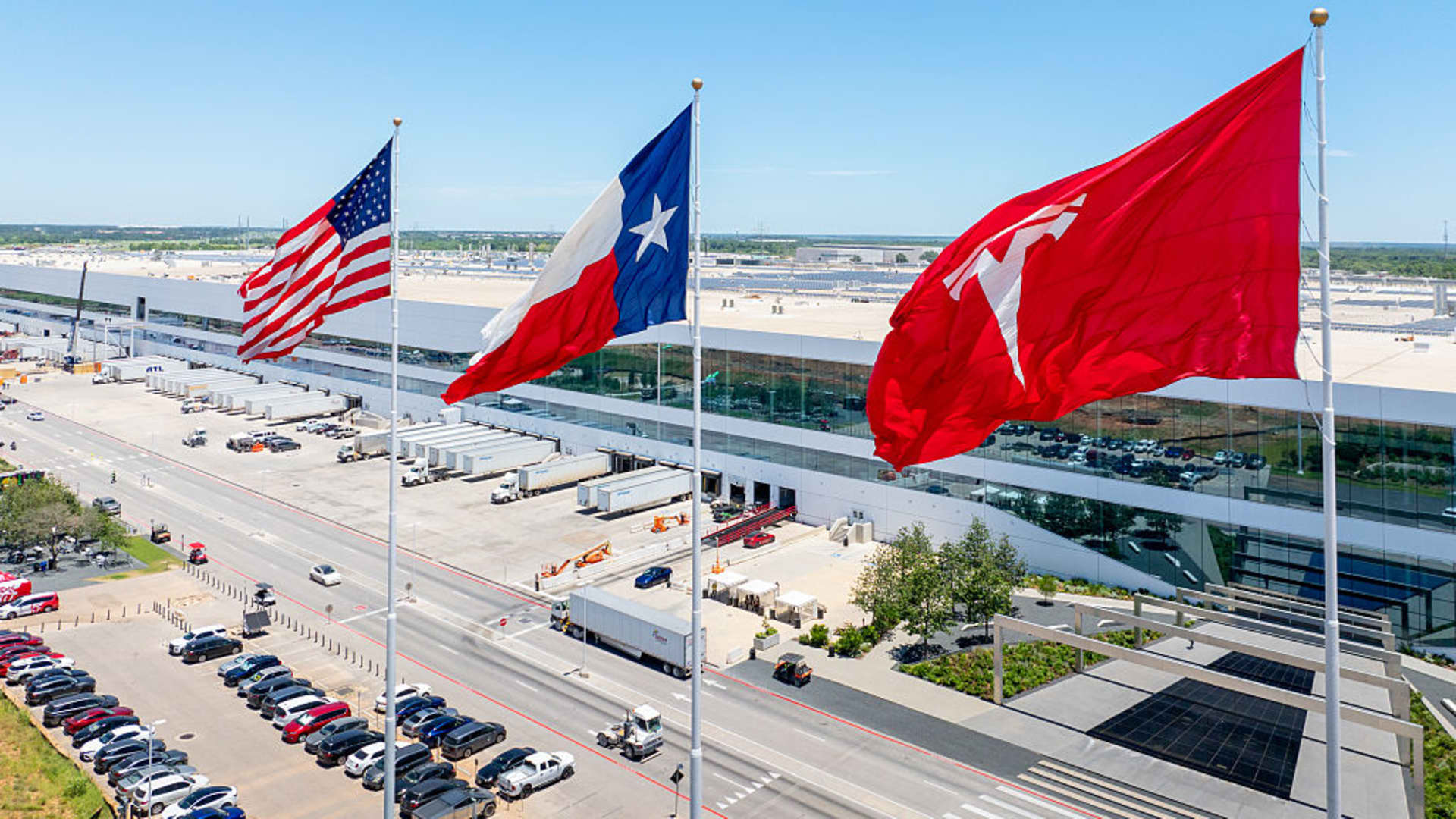 TechAIPodcast's tweet card. Tesla's move to shut down its Dojo supercomputer team likely increases its usage of general purpose GPUs for artificial intelligence, Wells Fargo said.