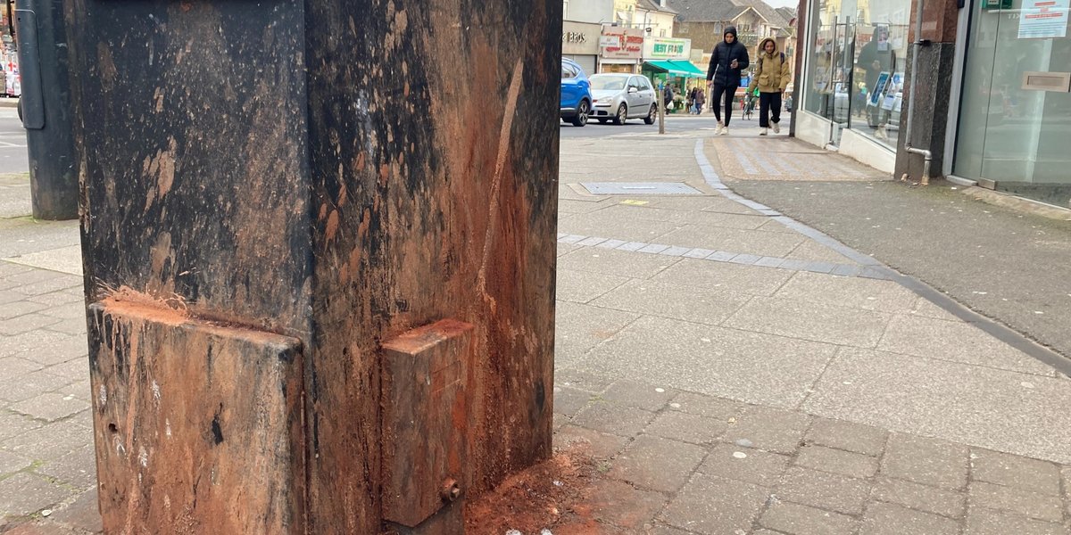 EasternEye's tweet card. North London authority launches zero-tolerance crackdown on tobacco spitting with £100 fines and enforcement patrols