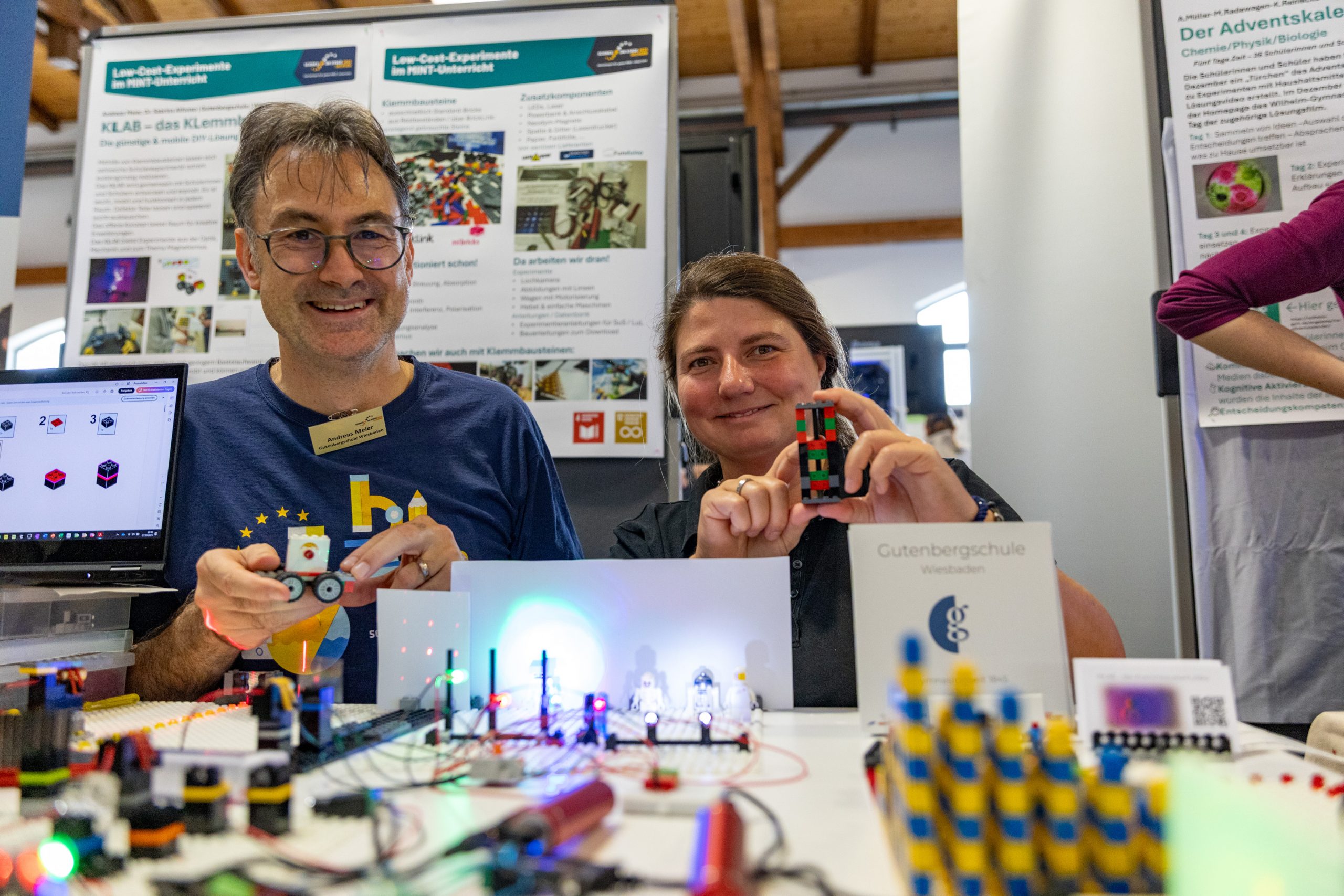 News4teachers's tweet card. Allzu oft fristet die Informatik im deutschen Bildungswesen noch ein Inseldasein. Dabei kann sie spannende Brücken von den MINT-Fächern in die Lebenswelt der Schülerinnen und Schüler schlagen und...