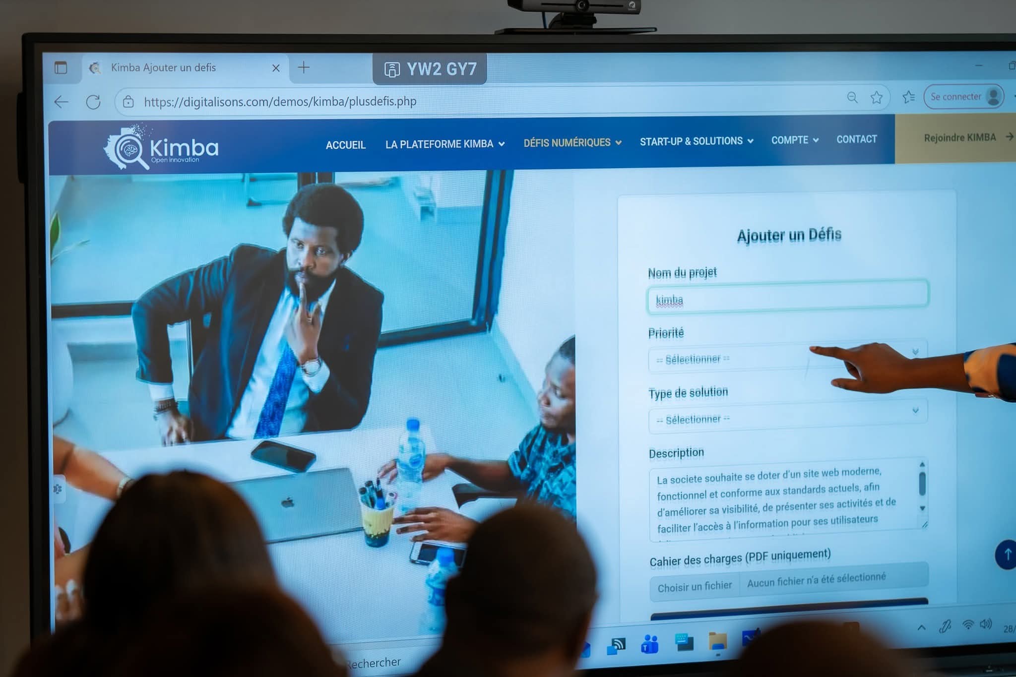 DigitalBusiness's tweet card. – « Se mouvoir, aller, avancer, innover ». Voilà les sens qu'on peut donner à KIMBA, la plateforme lancée par le gouvernement et le patronat du Gabon. La