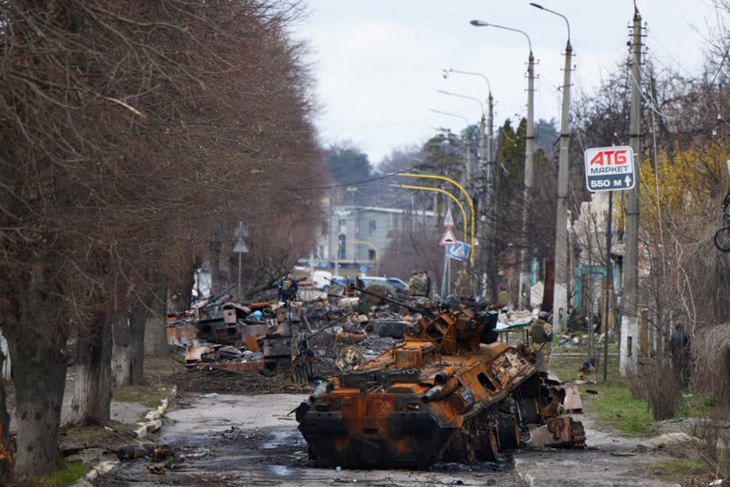 VDHanson's tweet card. Putin gambled on Western hesitation, and now a war born of miscalculation grinds on because neither Moscow nor NATO is willing—or able—to force a decisive end.