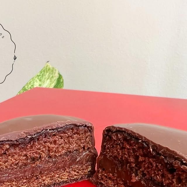 FuxicodeMulher1's tweet card. Delícias da Célia (@deliciasdacelia_rj) • Instagram photo