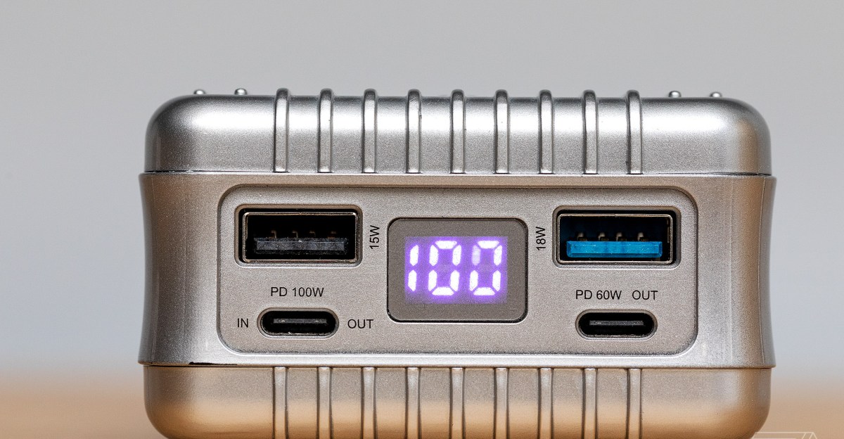 techpip's tweet card. The 27,000mAh Zendure SuperTank delivers 100W over USB-C PD.