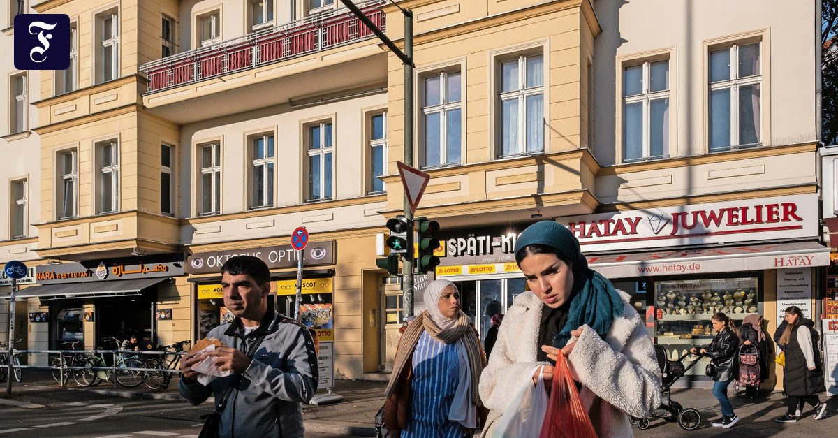 faznet's tweet card. In Berlin-Neukölln brodelt es. Der Bürgermeister hört auf, ein Schulleiter warnt vor seiner Ermordung, die Integrationsbeauftragte will keine Interviews mehr geben. Die politische Instrumentalisier...