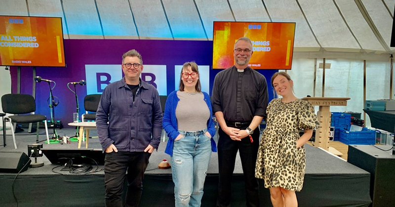 Tweet card summary image