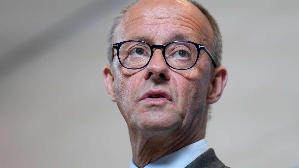 MFratzscher's tweet card. Merz stellt klare Forderung: „Aberkennung der deutschen Staatsbürgerschaft“