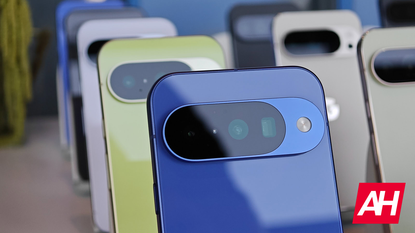 Androidheadline's tweet card. Amazon is currently discounting the entire Google Pixel 10 series for Black Friday, where you can save up to $300 on the latest Pixel 10 models. This is