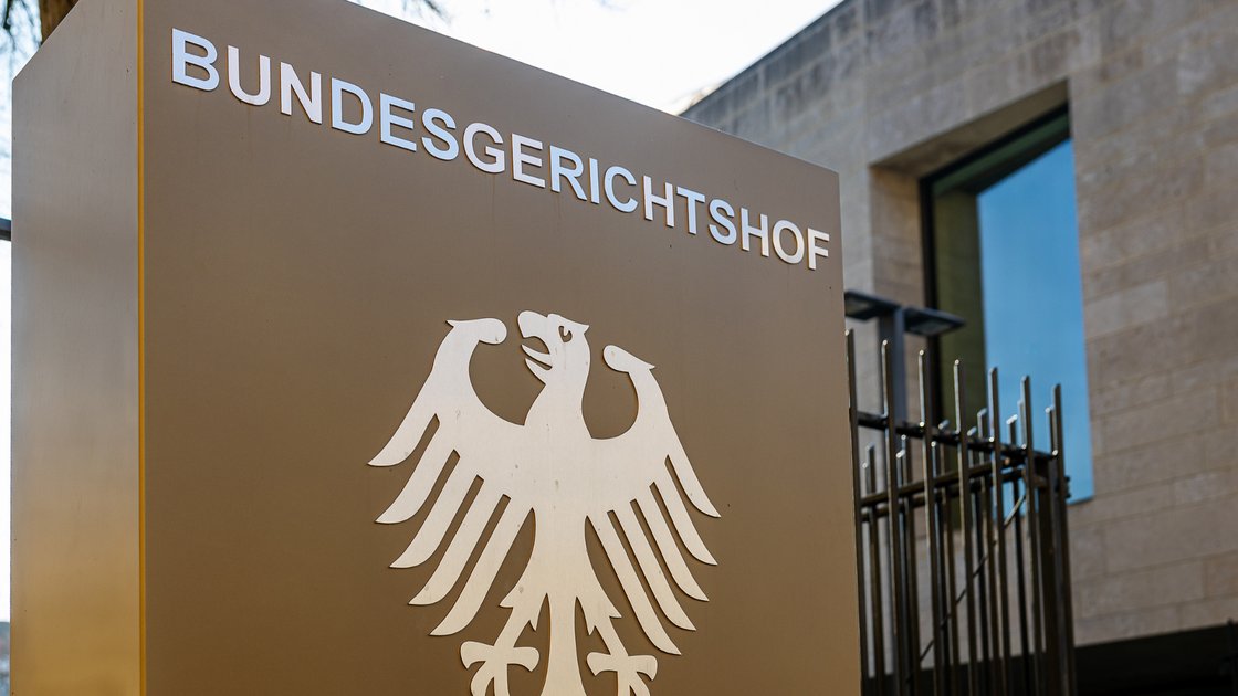 lto_de's tweet card. Der BGH klärt: Die Verjährung im Anwaltsregress läuft erst, wenn Mandanten als juristische Laien einen möglichen Anwaltsfehler überhaupt erkennen konnten.