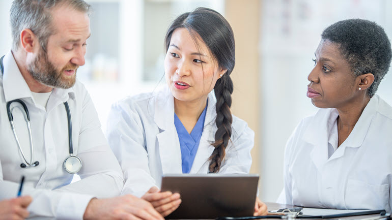 SimulTrans's tweet card. Discover how expert translation solutions address key challenges in the rapidly growing and evolving global medical device industry.