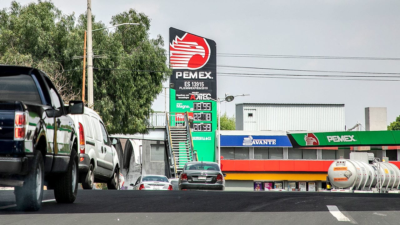 eGasControlVol's tweet card. SHCP confirma que gasolina Magna, Premium y diésel seguirán sin estímulo fiscal al IEPS, sumando 34 semanas consecutivas