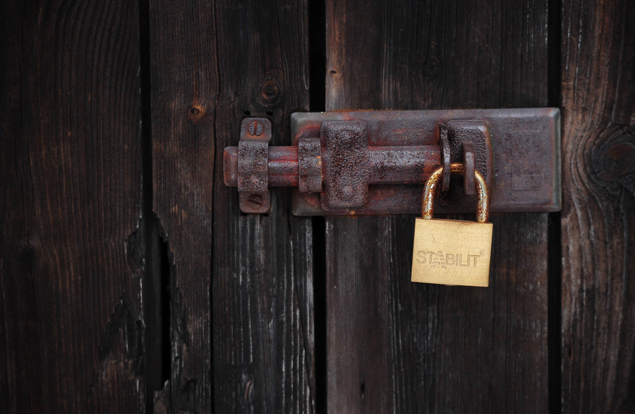 WSJpersonaltech's tweet card. An encryption tool used by a large chunk of the Internet is flawed, potentially exposing reams of data meant to be hidden from prying eyes.