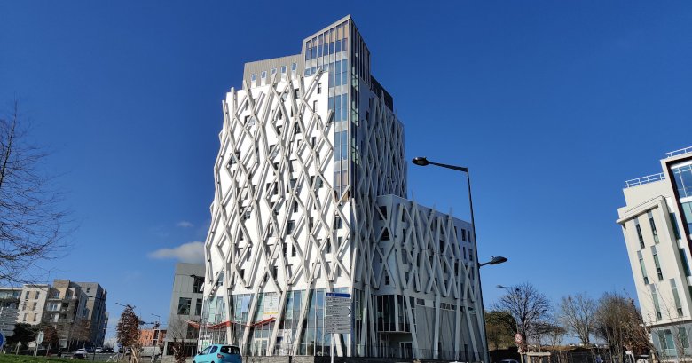 Tweet card summary image