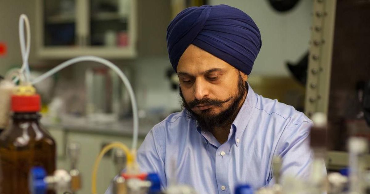 ManmohanVirk's tweet card. Meet Gurtej Sandhu. He has lived in Boise for 29 years. And he has racked up 1,299 U.S. patents by the latest count. The seventh-most of anyone. In the world. In all time.