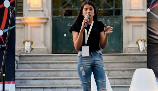 180uy's tweet card. _