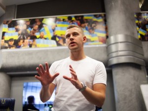 DniproFC's tweet card. Вероятно аналитиком. 