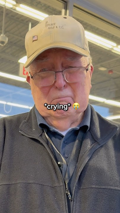 robotodog's tweet card. 88 year old veteran still working.. 😭💔 #love #kind