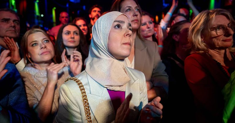 Tweet card summary image