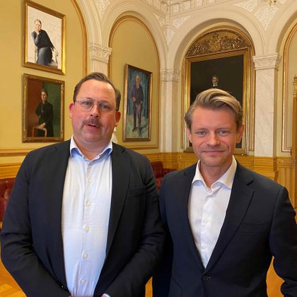 Tweet card summary image