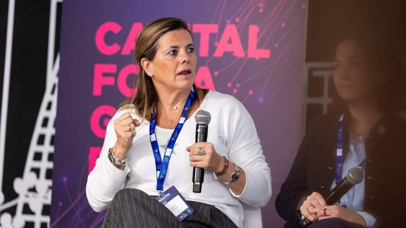 eldiariodmadrid's tweet card. La catedrática de la Universidad Carlos III de Madrid y directora del Instituto UC3M-Santander Big Data (IBiDat), Rosa Elvira Lillo, analiza cómo el big data y la inteligencia artificial están...