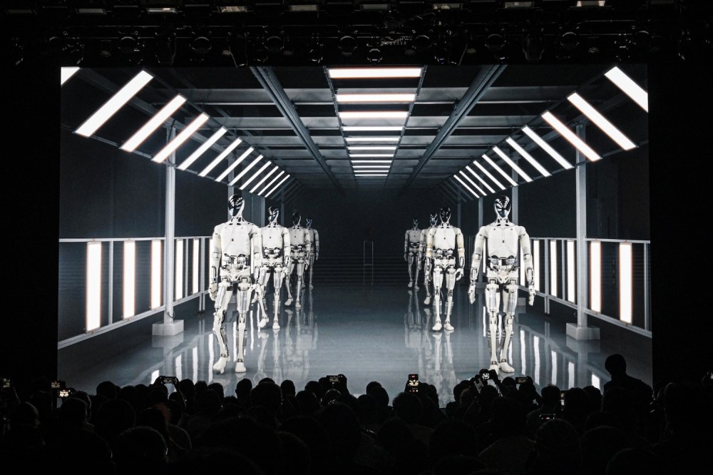 ForeignPolicy's tweet card. How Silicon Valley’s declining image is dimming America’s light.