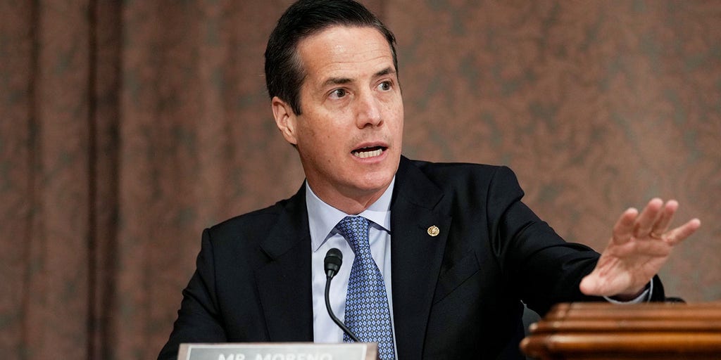 Imported_Fun's tweet card. The Ohio Republican's Exclusive Citizenship Act of 2025 would end dual-citizenship laws and require Americans to renounce foreign citizenships.