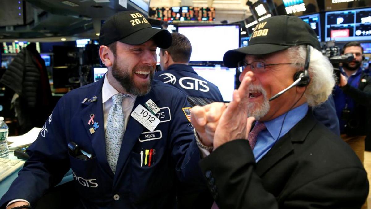 BigDataDetectiv's tweet card. Subida histórica del Dow Jones, que supera los 20.000 puntos por primera vez en la historia, aupado por la euforia por Donald Trump