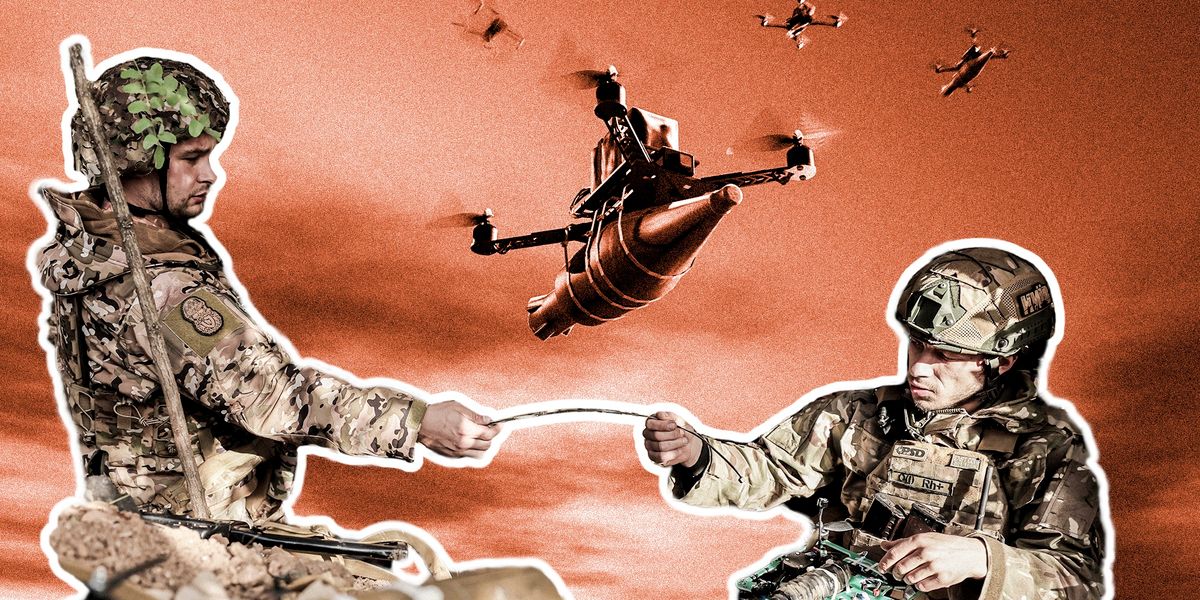 rike_frieda's tweet card. Die Sprengköpfe werden mit Klebeband befestigt: Die Ukraine ist zum Testfeld für Kleindrohnen geworden. Ukrainer und Russen setzen auf immer günstigere Waffen und verändern die Art der Kriegsführung...