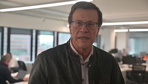 fecode's tweet card. Fabio Arias, presidente de la CUT, afirmó que los datos del Dane contradicen las predicciones económicas pesimistas del sector empresarial.