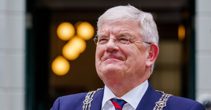 Tweet card summary image