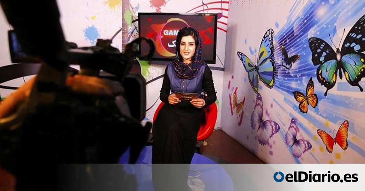 deval_enval's tweet card. La primera radio dirigida por mujeres fue saqueada y su personal perseguido, pero a pesar de los riesgos, las mujeres cada vez son más visibles en los medios