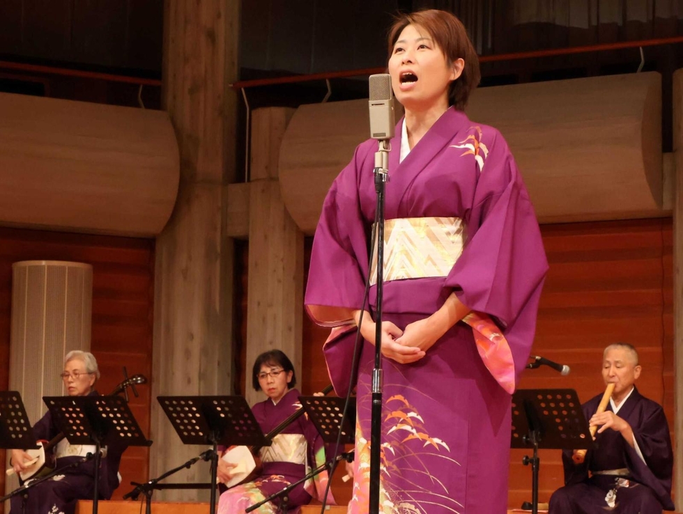 toban_kobenp's tweet card. 　民謡や踊りを披露する「ふれあい民謡フェスタ」（神戸新聞社後援）が１１月３０日、たんようウェルネスパーク・アラベスクホール（加古川市東神吉町天下原）であった。