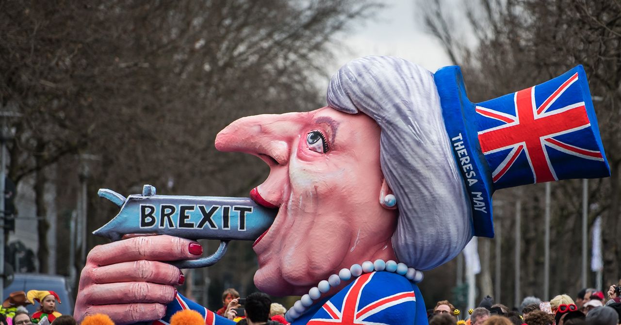 APTRocketBuild's tweet card. British founders are pessimistic following the triggering of Article 50, while the election of Emmanuel Macron fuels optimism in France