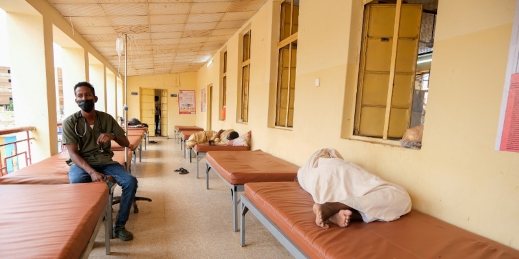 pennadry's tweet card. La dictadura de Miguel Díaz-Canel informó que 21 de los fallecidos eran niños, en medio de denuncias de subregistro, la drástica reducción de fumigaciones y una profunda crisis económica que facilita...