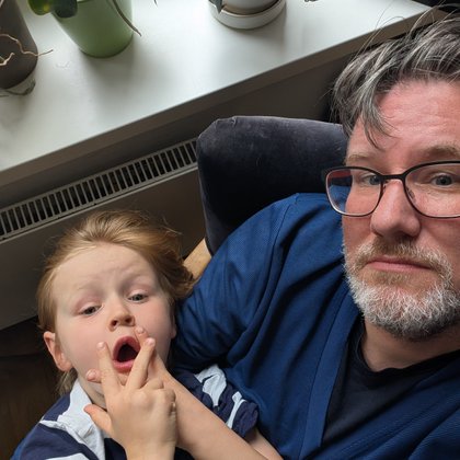 Tweet card summary image