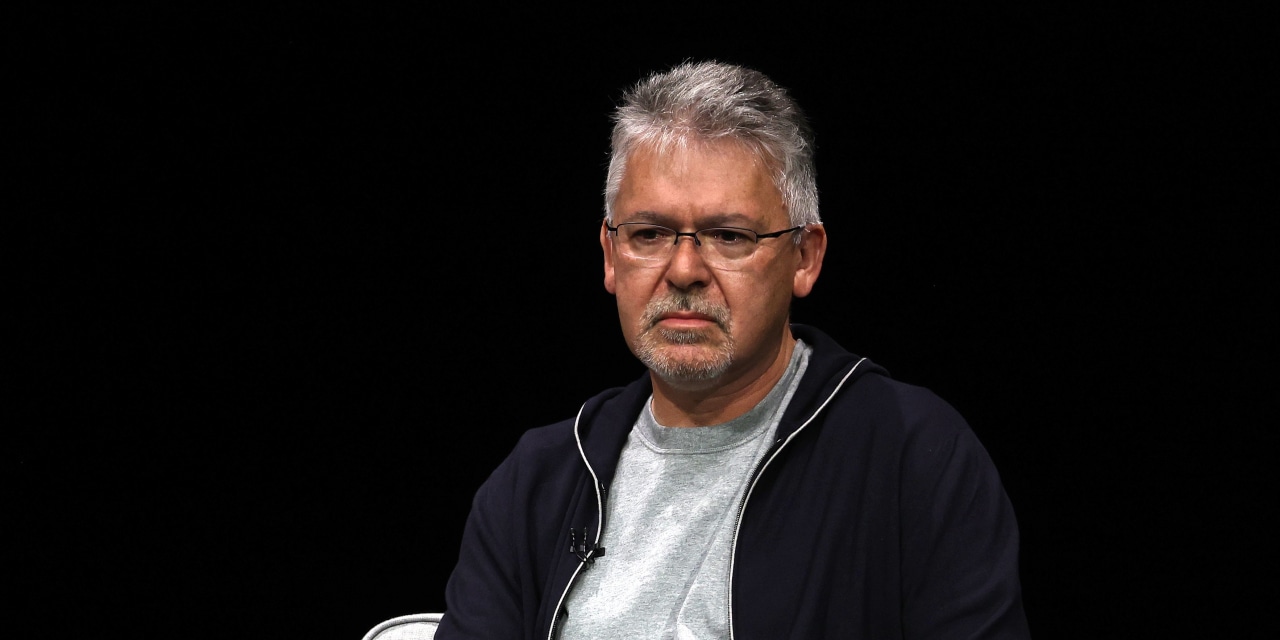 WSJTech's tweet card. The reorganization heralds a new era for Apple’s AI work, which has failed to keep up with rivals