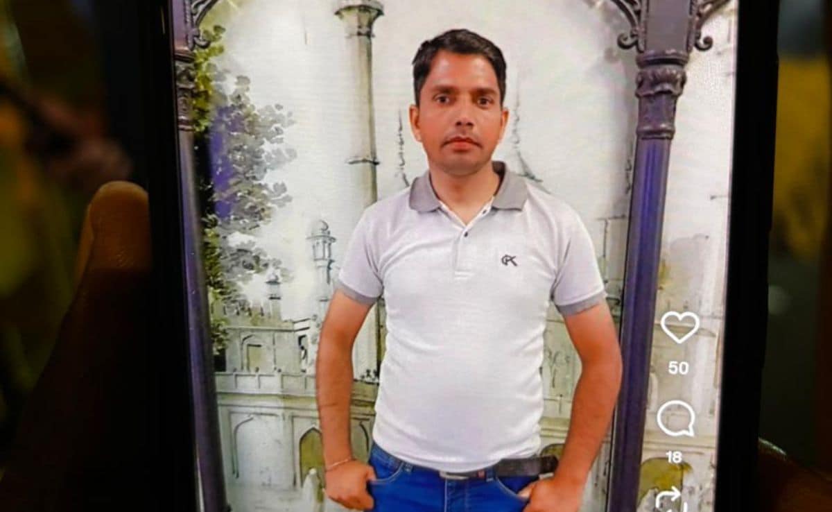 ShivAroor's tweet card. Ashok Kumar is one of the nine people to have lost life in the car blast near Delhi's Red Fort on Monday evening. Ashok, a native of Uttar Pradesh's Amroha, was the sole earner for his family of...