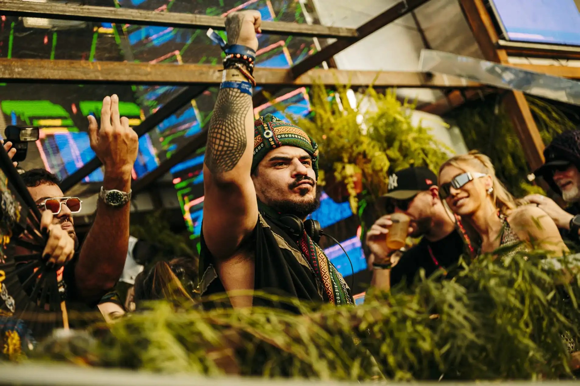 agitossp's tweet card. O Maior Movimento Art Car do Brasil O DNA ART CAR, projeto visionário de Vintage Culture, chega para colocar a música no centro da conexão humana, celebrando a união consciente e a liberdade de...