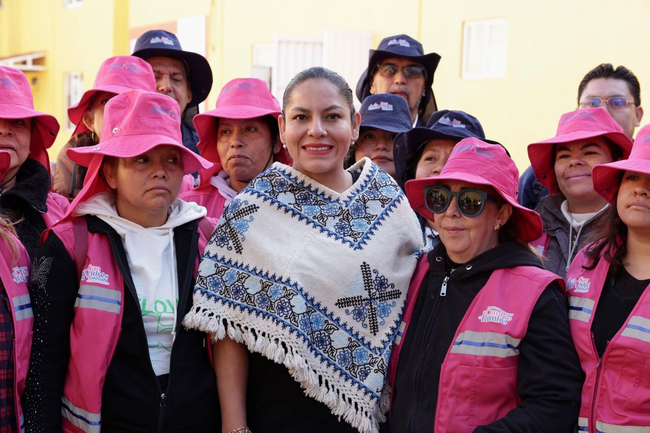 carlosmartinh's tweet card. Con el propósito de facilitar el cumplimiento de obligaciones y apoyar a las familias sanandreseñas en el cierre e inicio de año, la presidenta municipal, Lupita Cuautle Torres encabezó la presenta...