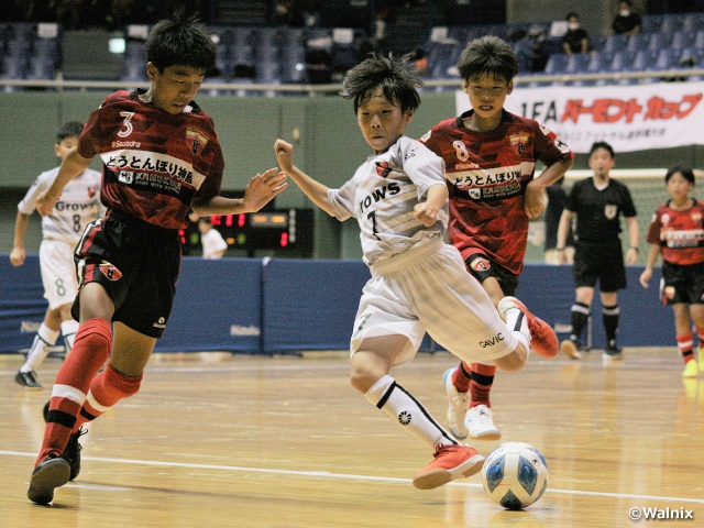 VERMONTCUP's tweet card. JFA バーモントカップ 第32回全日本U-12フットサル選手権大会は8月6日(土)、大会第2日を行い、ベスト8が出そろいました。16強が出そろう1次ラウンド最終戦には、さまざまなドラマがありました。グループBでは、首位の五戸すずかけSC U-12（青森）と、同勝ち点の