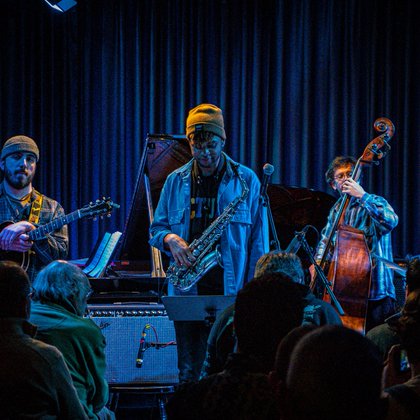 Tweet card summary image