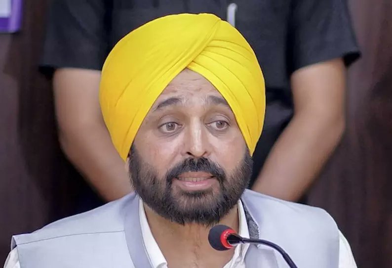 dinathanthi's tweet card. பஞ்சாப் முதல் மந்திரி பகவந்த் மான் குடிபோதையில் விமானத்தில் ஏறினாரா...? மத்திய அரசு விசாரணை