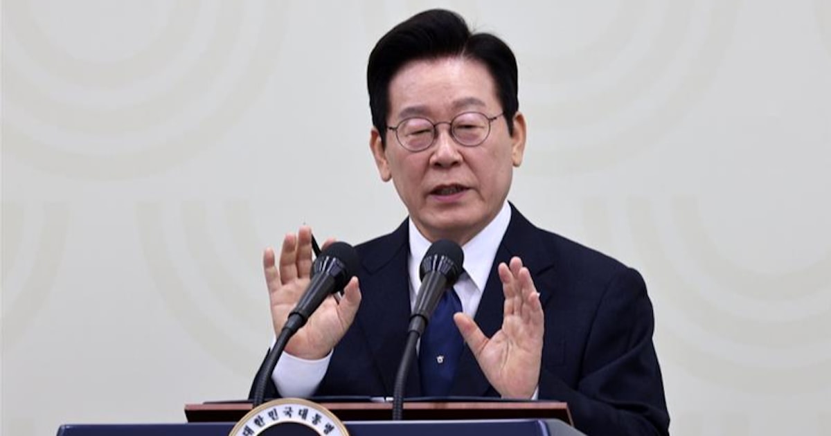 9999DEVIL6666's tweet card. 【ソウル=藤田哲哉】韓国の李在明（イ・ジェミョン）大統領は2日の国務会議（閣議）で、世界平和統一家庭連合（旧統一教会）を念頭に、政治介入した宗教団体への法的対応を検討するよう指示した。 李氏は「政教分離の原則が本当に重要だが、この政教分離の原則が破られている。 例えば、宗教団体が組織的、体系的に政治介入した事例がある」と指摘。旧統一教会を念頭に「日本では宗教団体に解散命令を出した」と説明した。