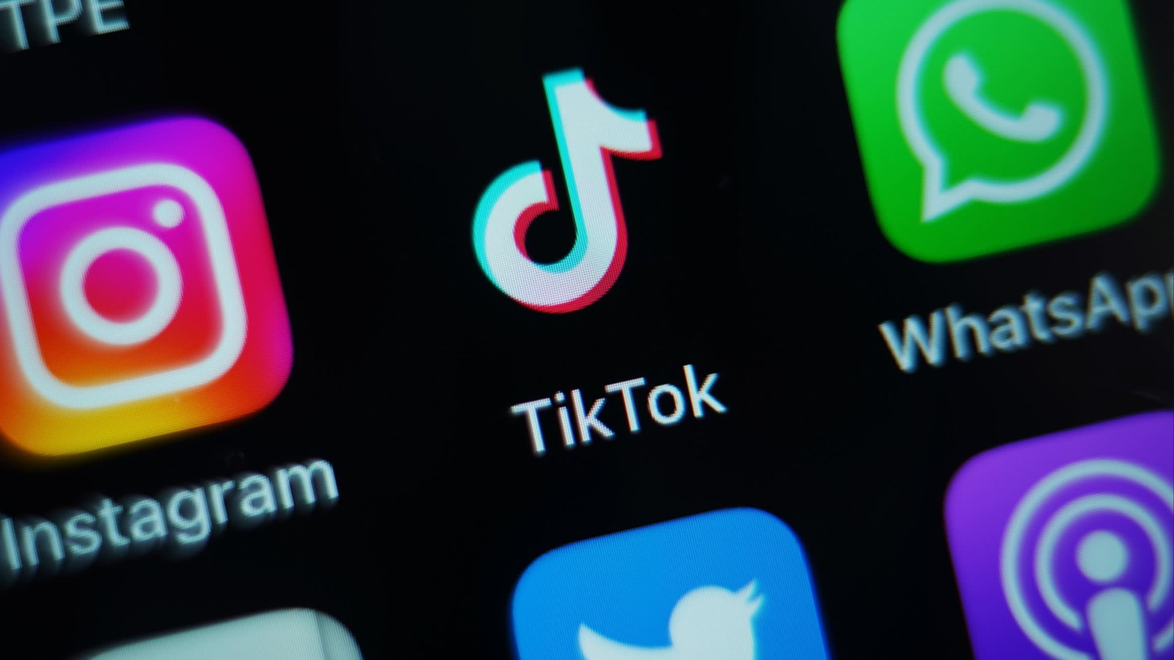 fttechnews's tweet card. The pandemic forced tech founders to record messages when fundraising, now slick trailers are becoming the norm