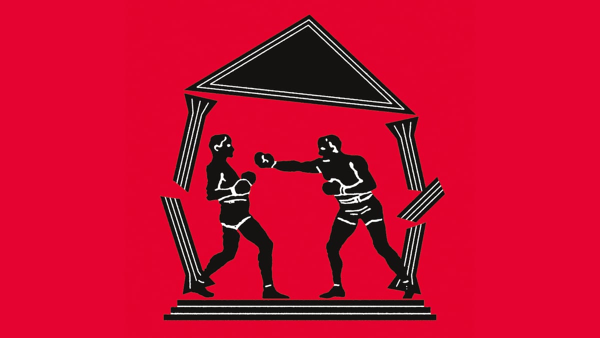 angel_munarriz's tweet card. El Gobierno ha optado por mostrar a su electorado que va a resistir ante una campaña sin precedentes en su contra