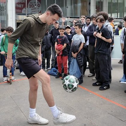 Tweet card summary image