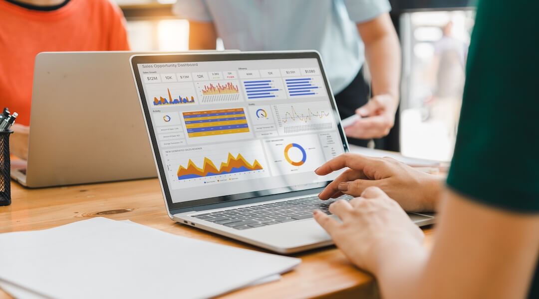 advizagp's tweet card. Move from forecasting to action. Learn how prescriptive analytics powers confident, strategic business growth.